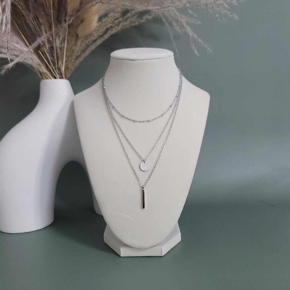 Stainless steel silver tone layered necklace - Picture 3 of 3